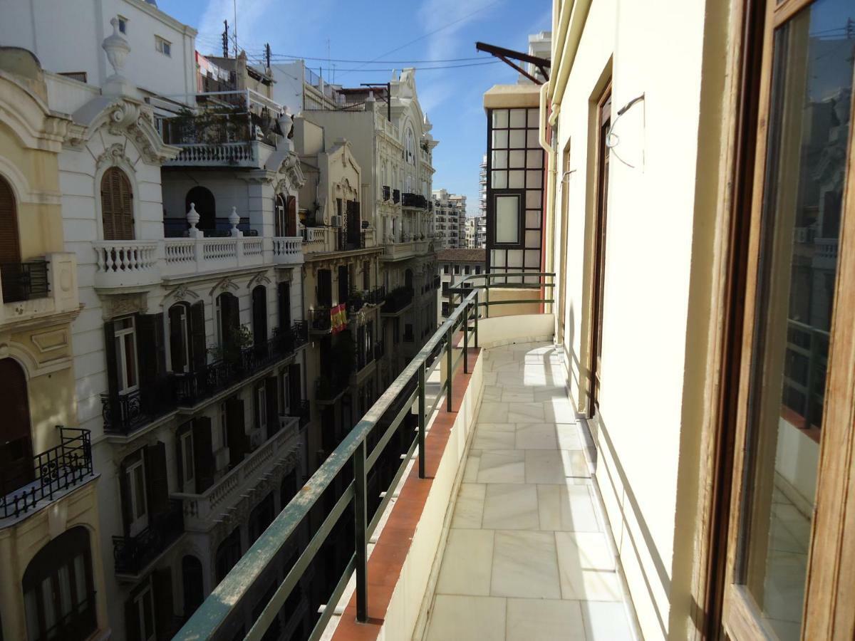 Entre La Estacion Y El Ayuntamiento Apartment Valencia Exterior photo